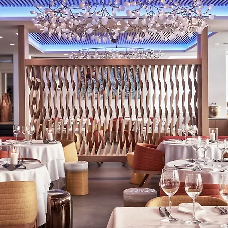 Myconian Korali Relais & Chateaux Hotel 5*